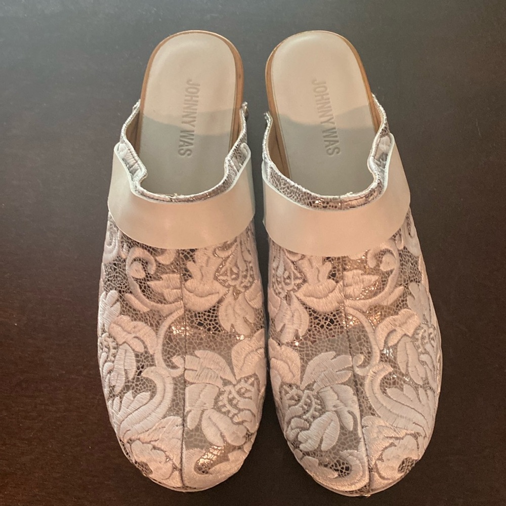 Clogs
